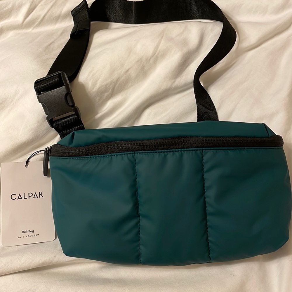 NEW! Calpak belt bag (kale)